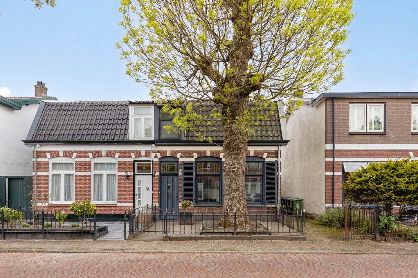 Photo 4 of Geuzenweg 57