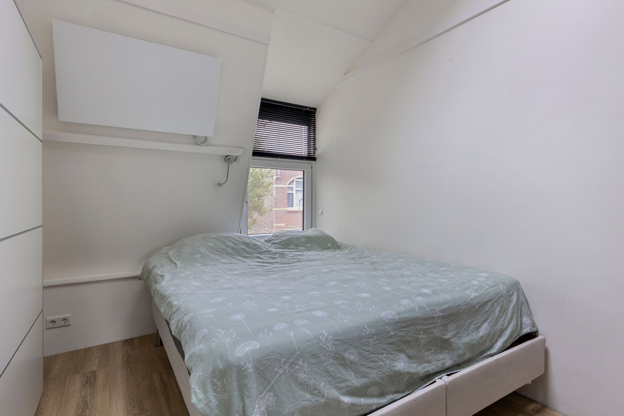 Photo 18 of Geuzenweg 57