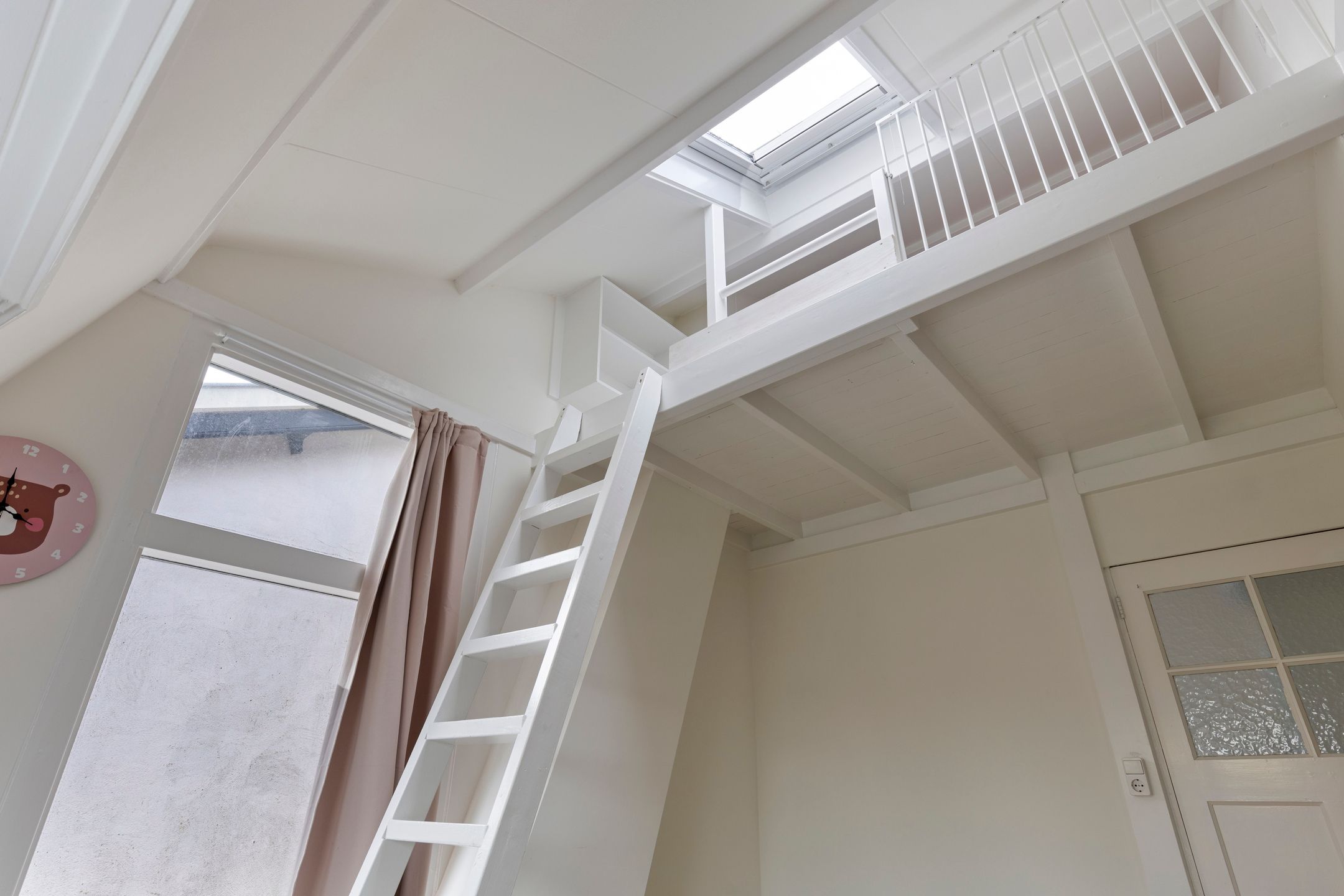 Photo 27 of Geuzenweg 57