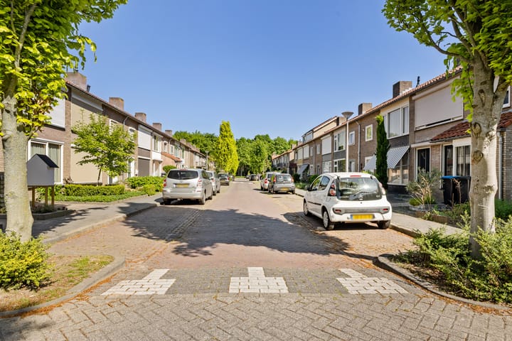 Photo 31 of Alb. Thijmstraat 9