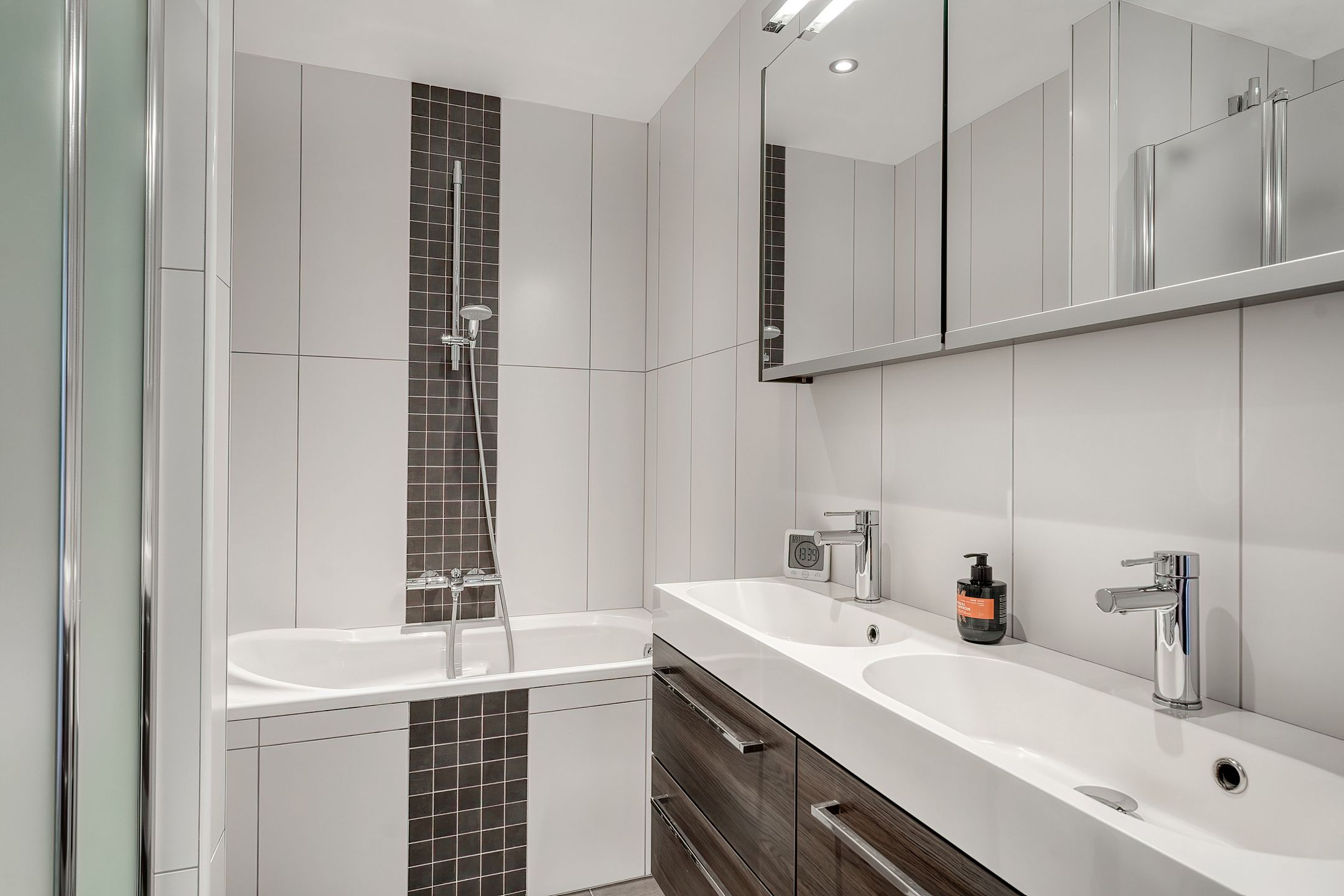 Photo 30 of van Leeuwenhoekweg 14