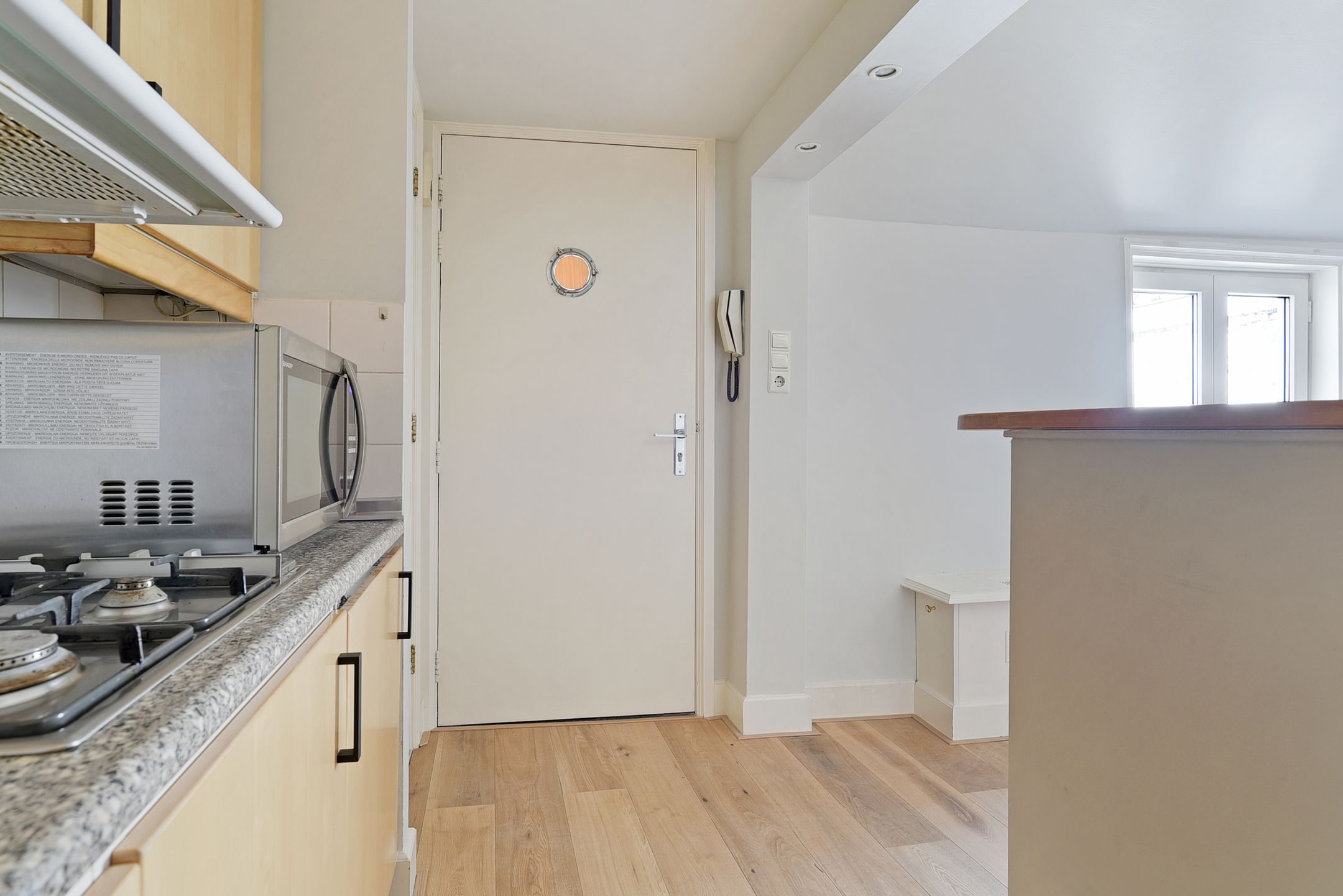 Photo 3 of Denneweg 112-F