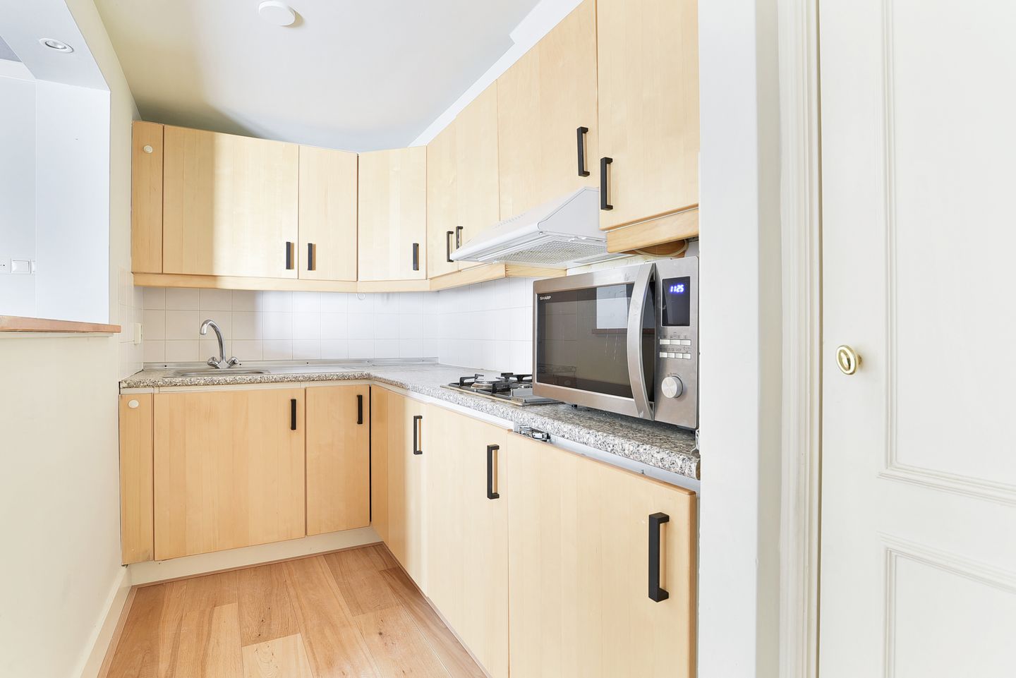 Photo 4 of Denneweg 112-F