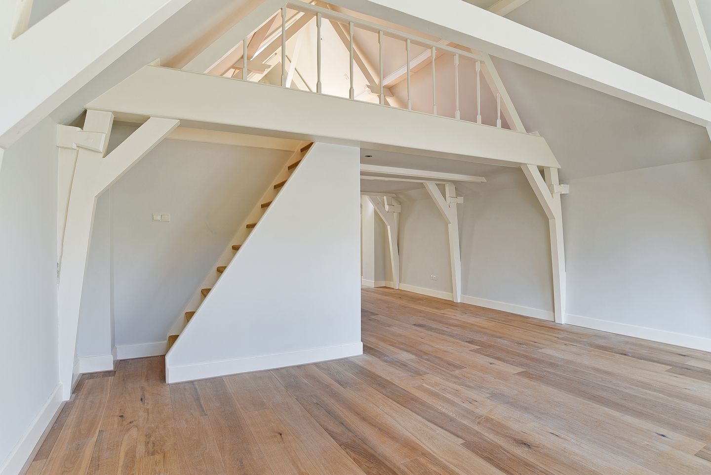 Photo 14 of Denneweg 112-F