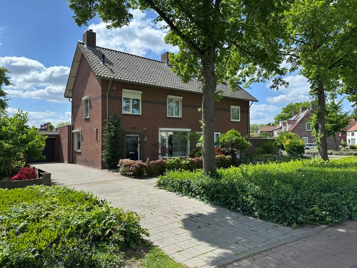 Valkenierstraat 96