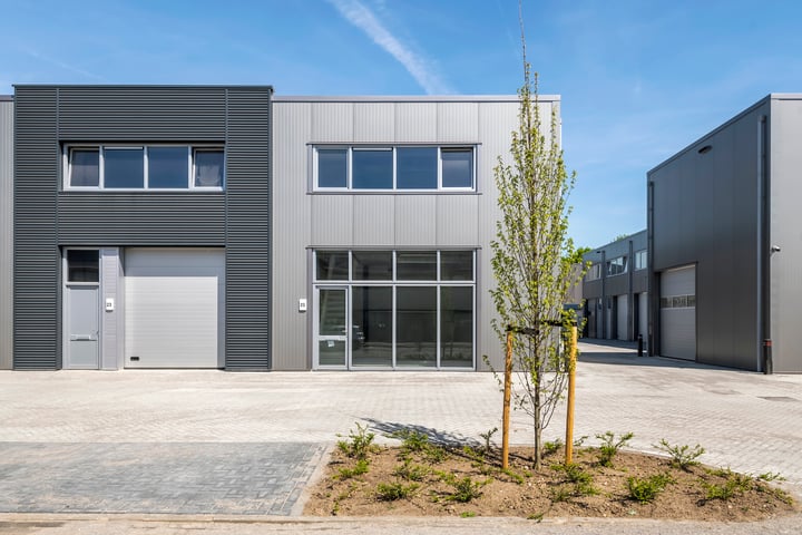Latensteinse Middenweg 25, Tiel