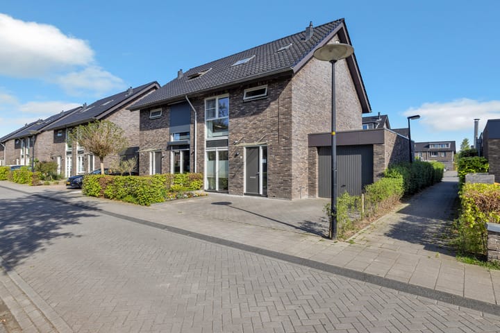 Foto 2 van Van Koningsveldstraat 13