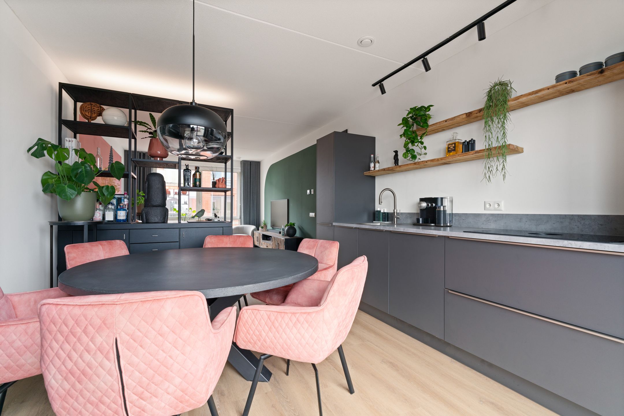 Foto 3 van Annie van Velzenhof 53