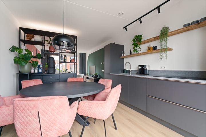 Foto 3 van Annie van Velzenhof 53