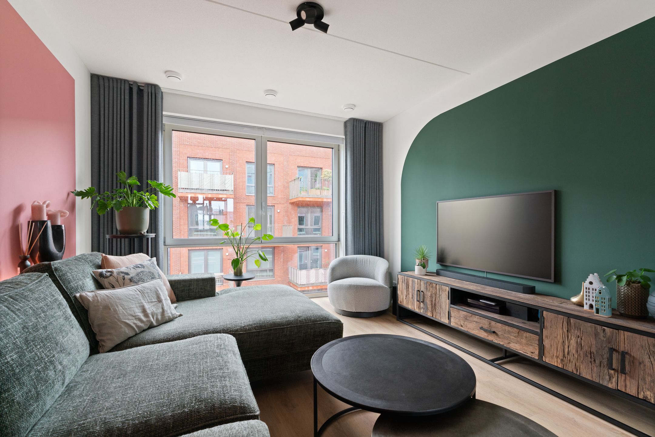 Foto 15 van Annie van Velzenhof 53