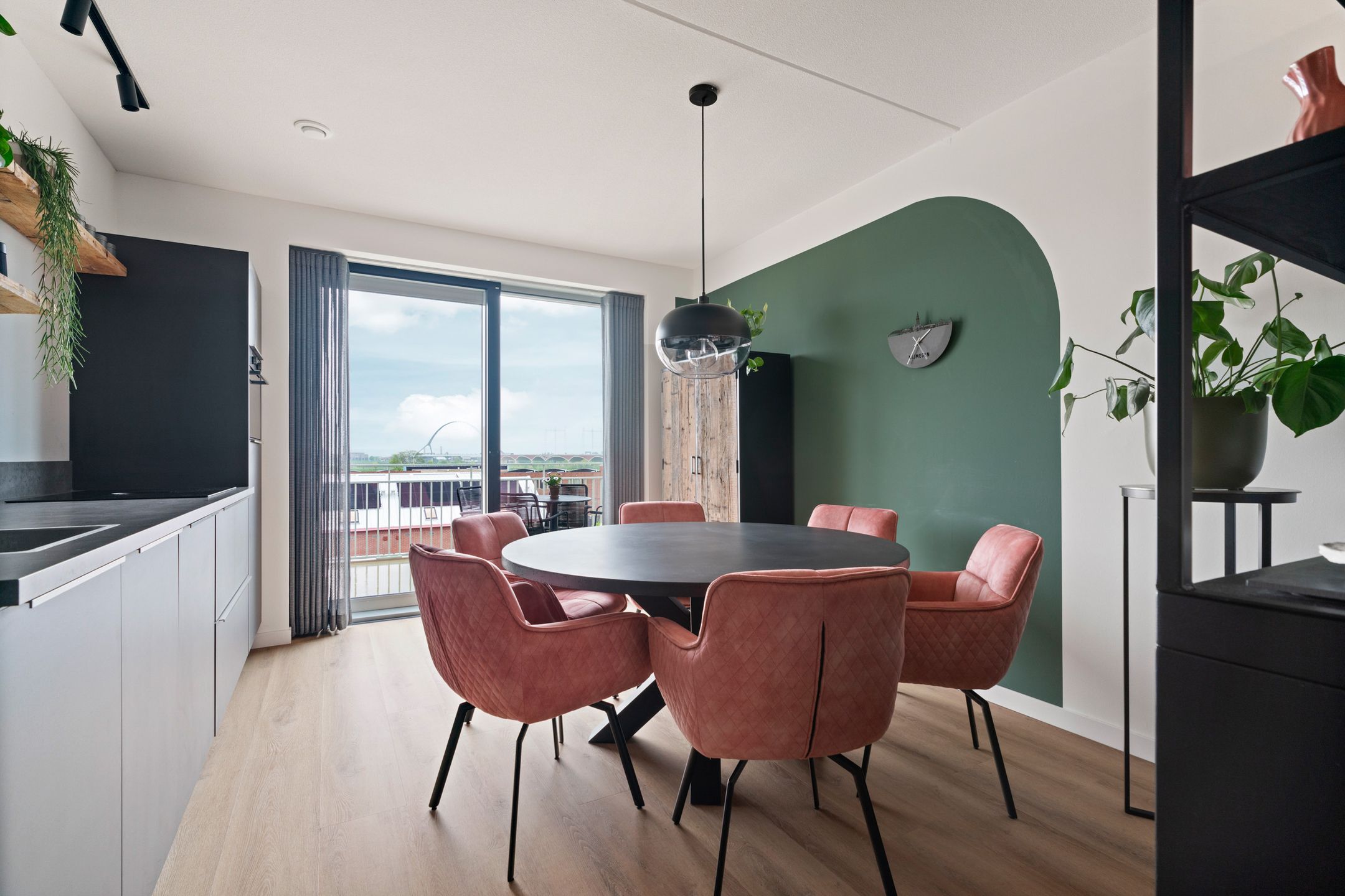 Foto 21 van Annie van Velzenhof 53