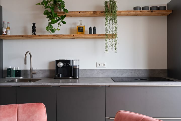 Foto 28 van Annie van Velzenhof 53