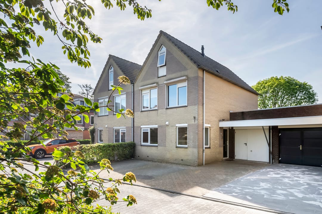 Photo 1 of Aart van der Leeuwstraat 30