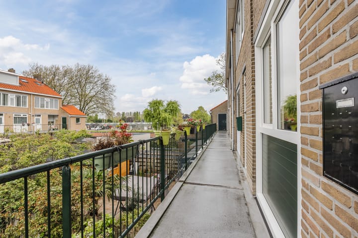 Photo 6 of Petronella van Saxenstraat 105