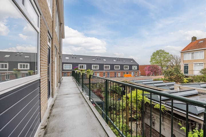 Photo 7 of Petronella van Saxenstraat 105