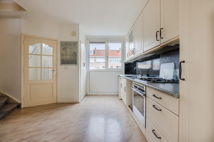 Photo 12 of Petronella van Saxenstraat 105