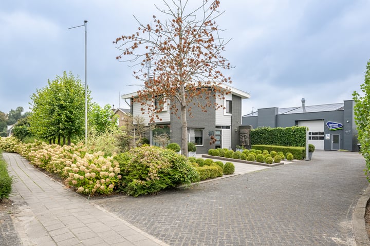 Molenweg 10, Middelharnis