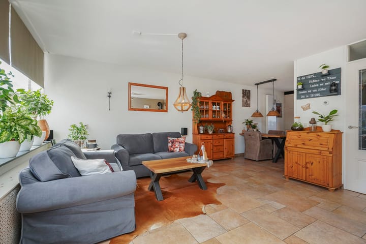 Photo 8 of Strausserf 1