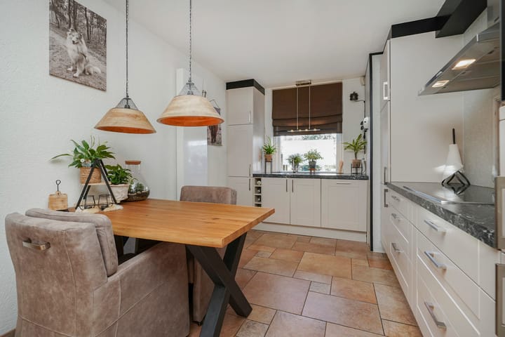 Photo 9 of Strausserf 1