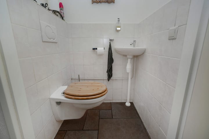 Photo 13 of Strausserf 1