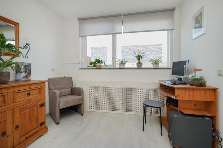 Photo 17 of Strausserf 1