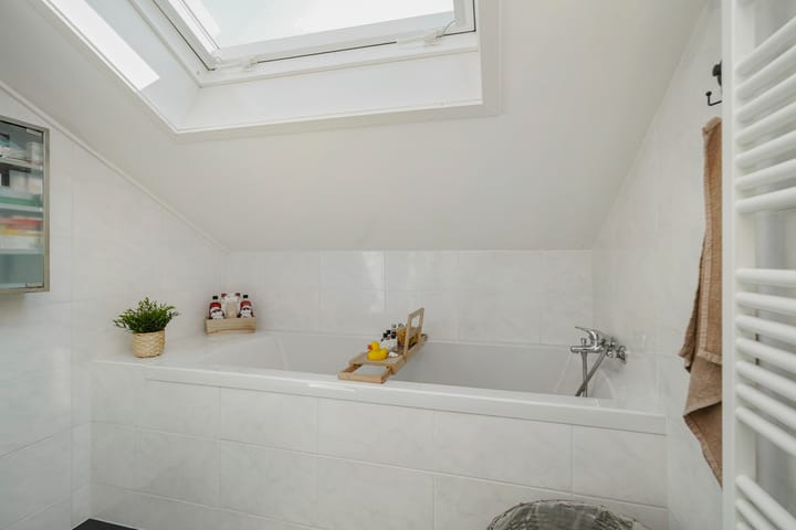 Photo 20 of Strausserf 1