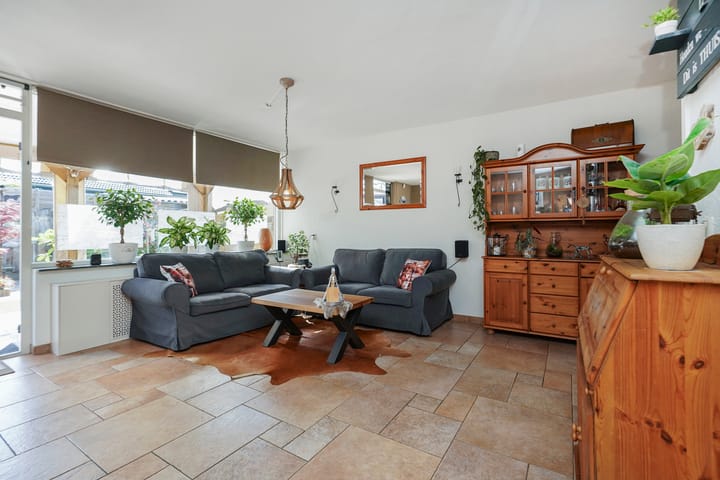 Photo 12 of Strausserf 1