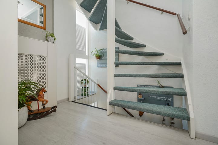 Photo 23 of Strausserf 1