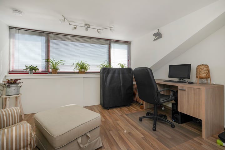 Photo 24 of Strausserf 1