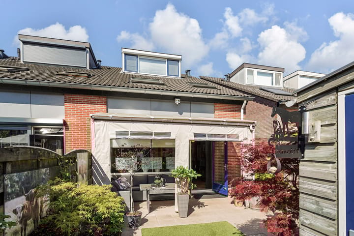 Photo 27 of Strausserf 1