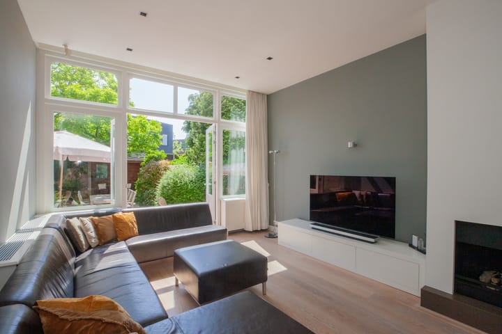 Photo 10 of Schiedamseweg 116