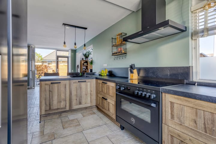 Foto 2 van Roosje Vosstraat 14