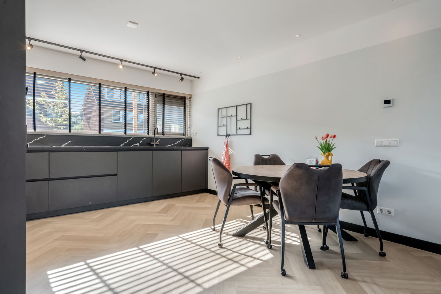 Photo 19 of Ambachtsherenweg 27