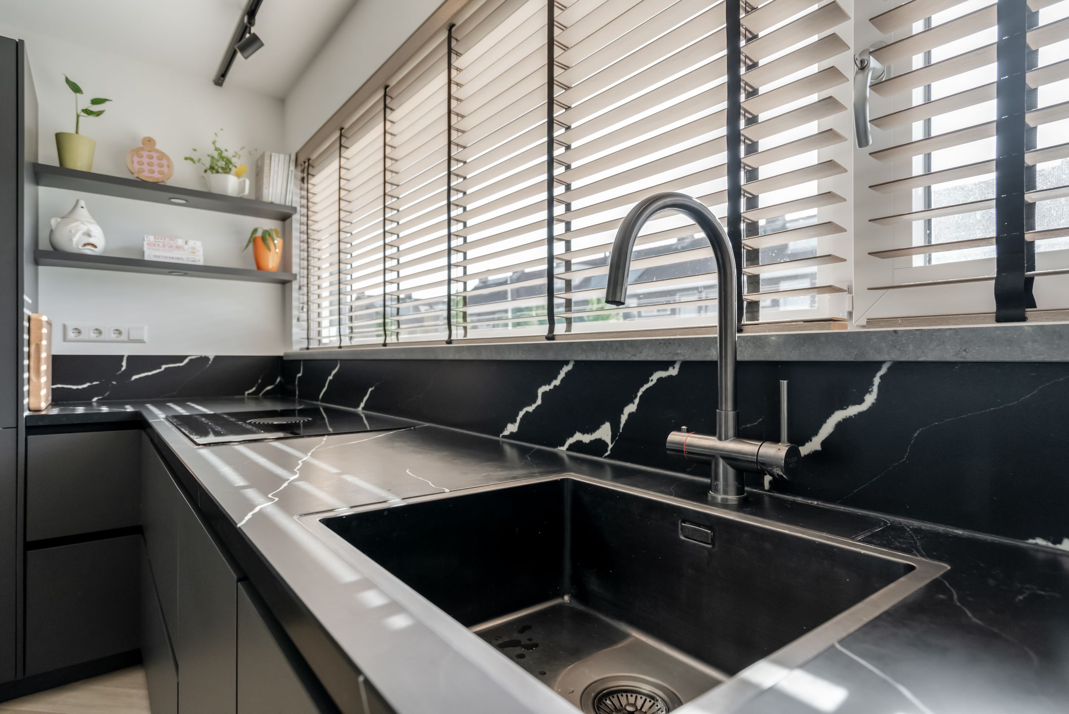 Photo 21 of Ambachtsherenweg 27