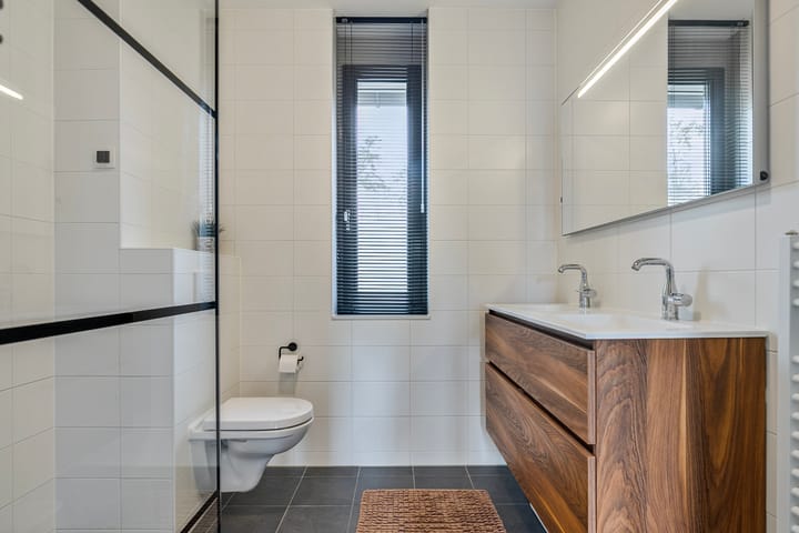 Foto 22 van Frits Koolhovenweg 19