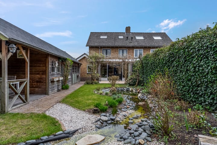 Foto 2 van Van der Duyn van Maasdamstraat 2