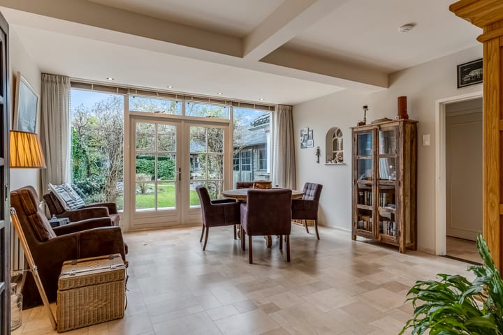 Foto 9 van Van der Duyn van Maasdamstraat 2