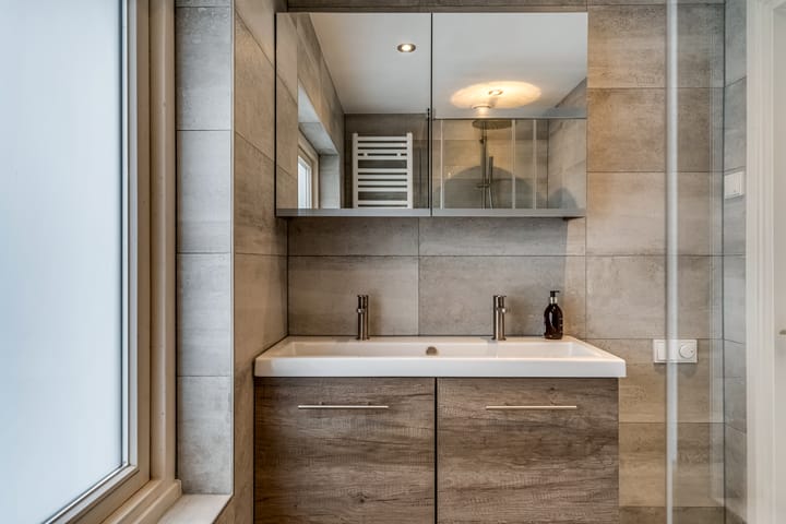 Foto 13 van Van der Duyn van Maasdamstraat 2