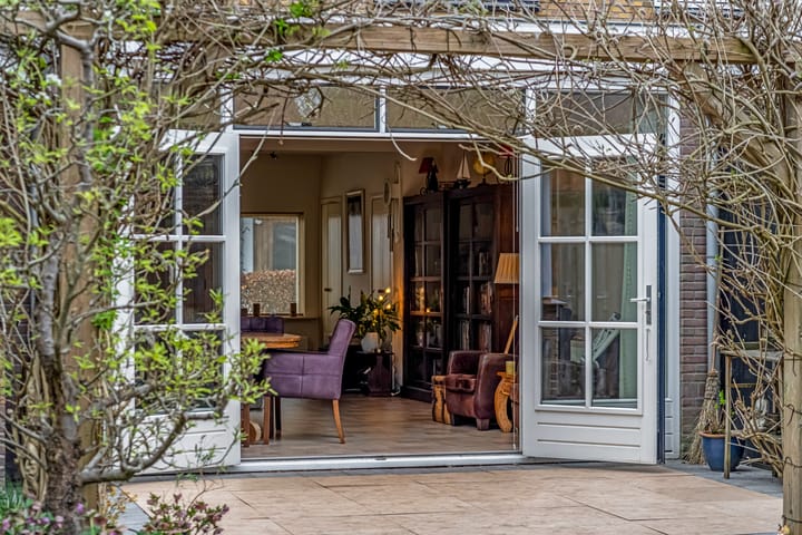 Foto 15 van Van der Duyn van Maasdamstraat 2