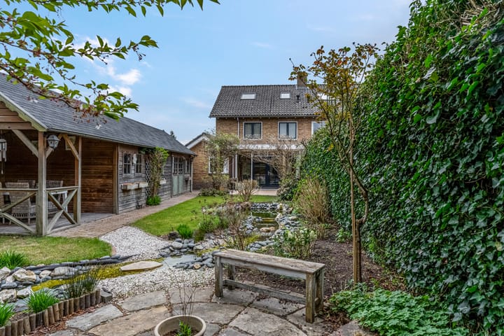 Foto 18 van Van der Duyn van Maasdamstraat 2