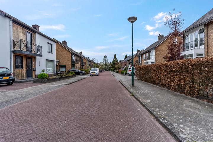 Foto 22 van Van der Duyn van Maasdamstraat 2