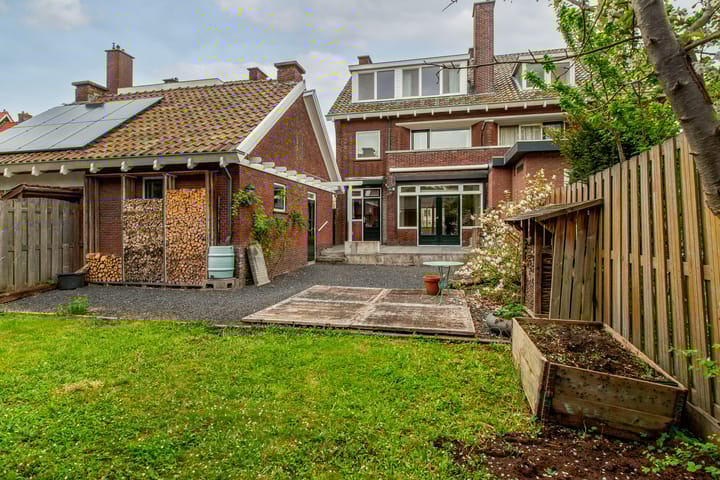 Foto 21 van De Mussetstraat 9