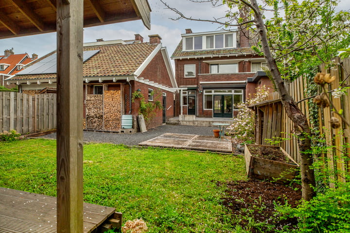 Foto 23 van De Mussetstraat 9