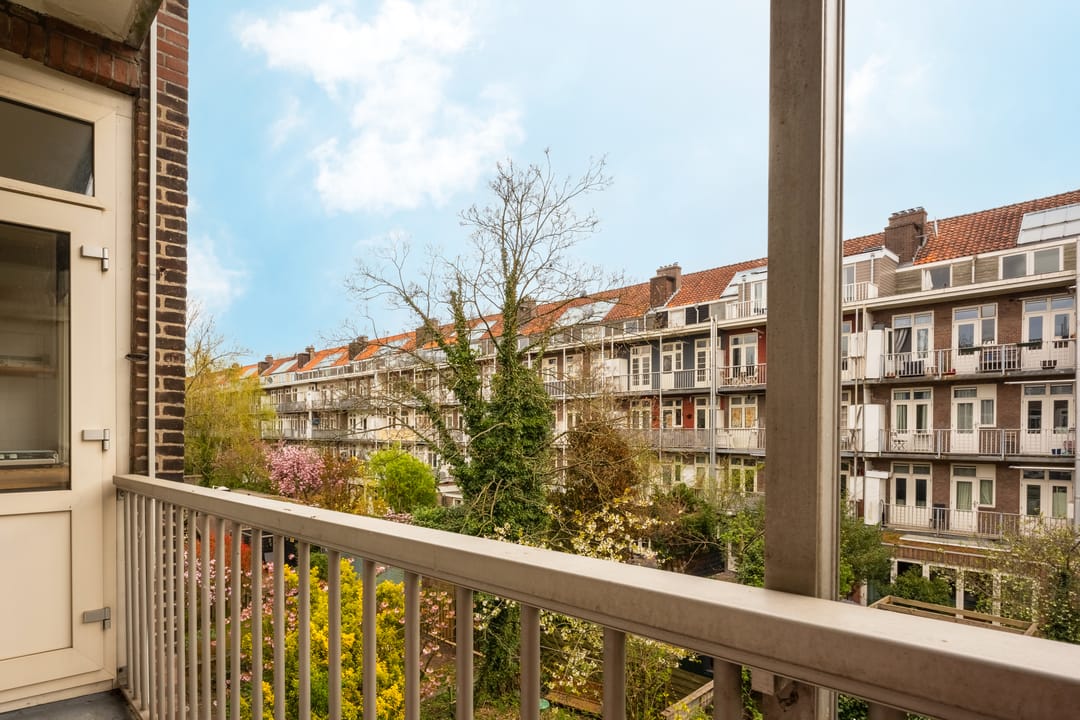 Photo 8 of Reinier Claeszenstraat 42-2