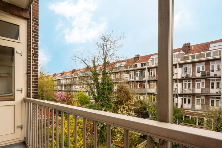 Photo 8 of Reinier Claeszenstraat 42-2