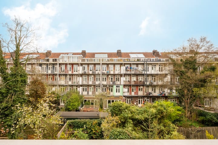 Photo 9 of Reinier Claeszenstraat 42-2