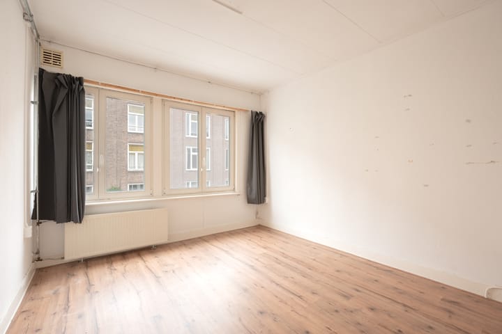 Photo 11 of Reinier Claeszenstraat 42-2