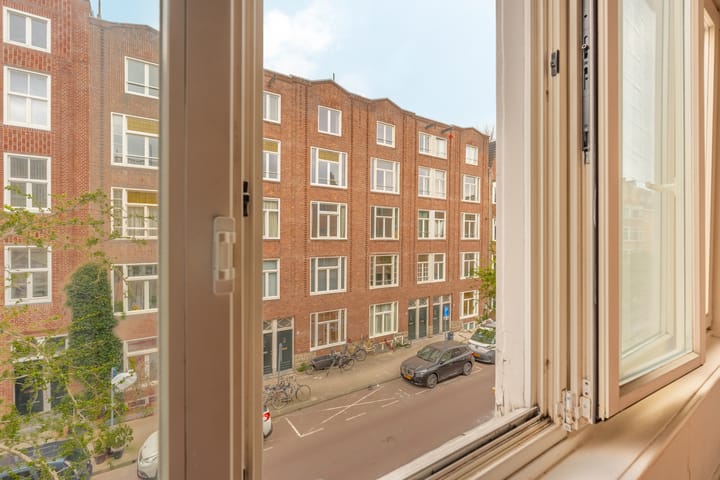 Photo 13 of Reinier Claeszenstraat 42-2