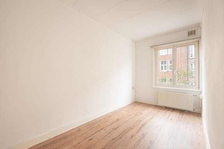 Photo 14 of Reinier Claeszenstraat 42-2