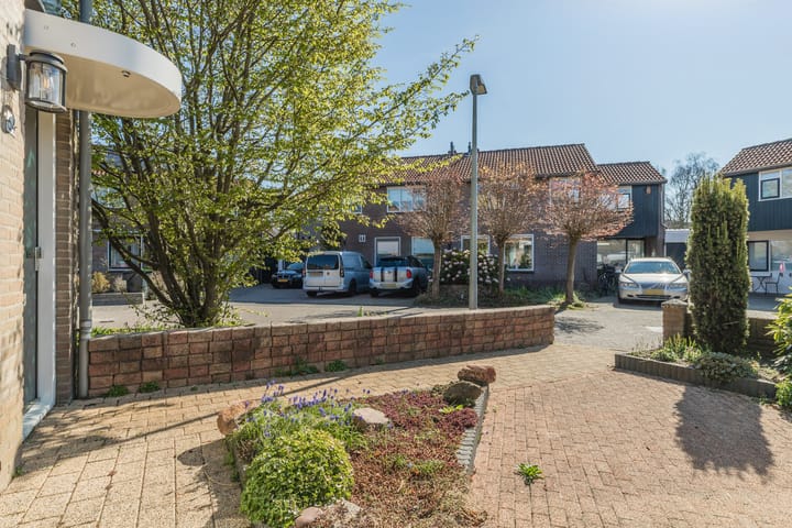 Foto 33 van Mandenmakerstraat 64